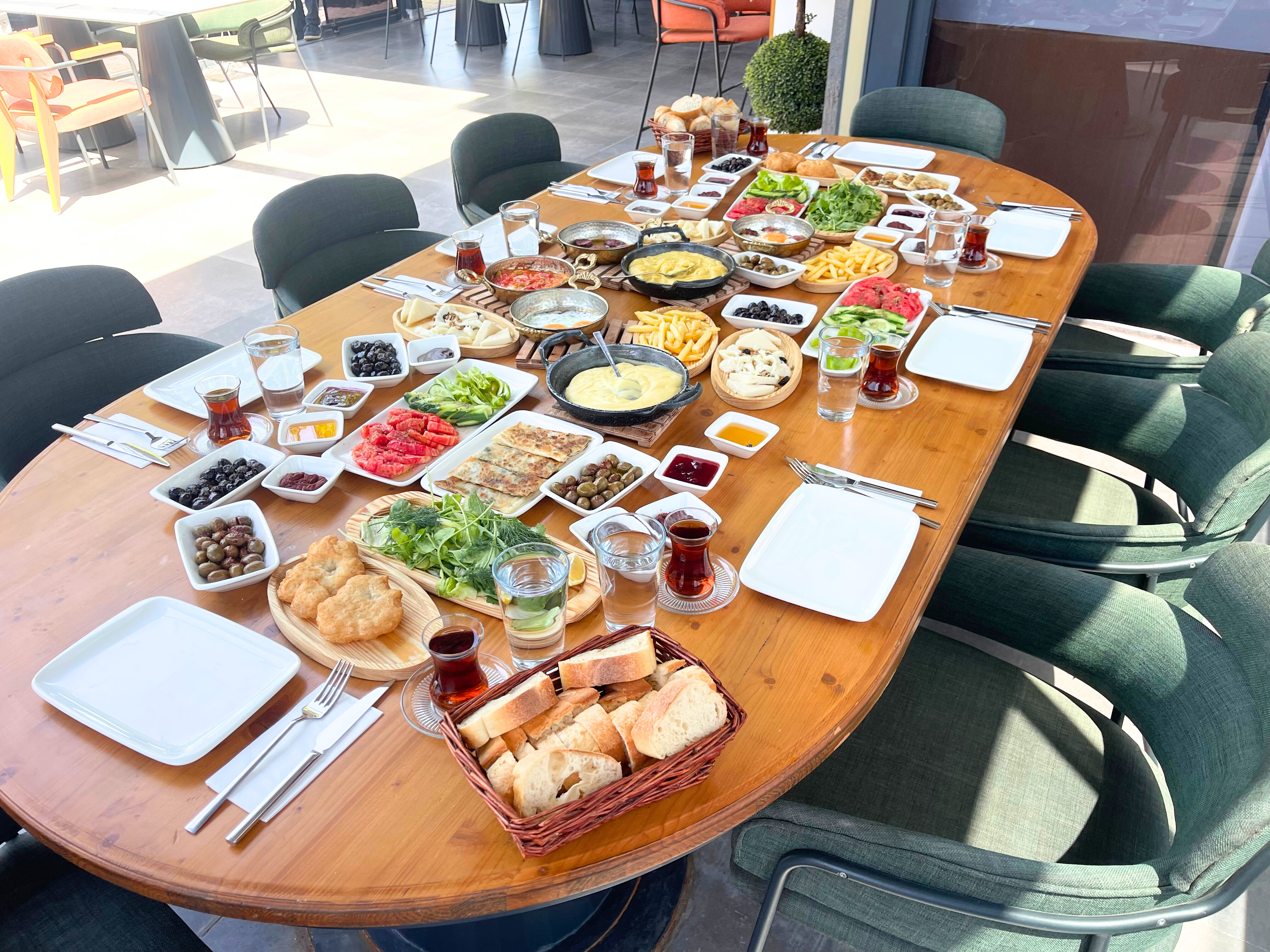 Alaçatı Tatil Kahvaltı Salonları